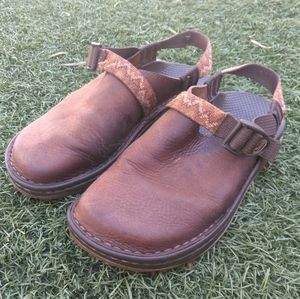 chaco clogs
